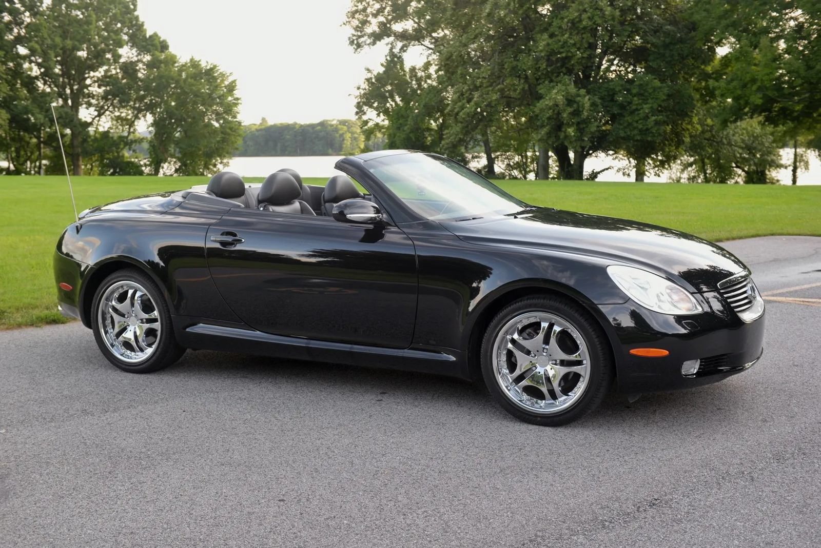 Used 2002 Lexus SC 430 Convertible RWD image 4
