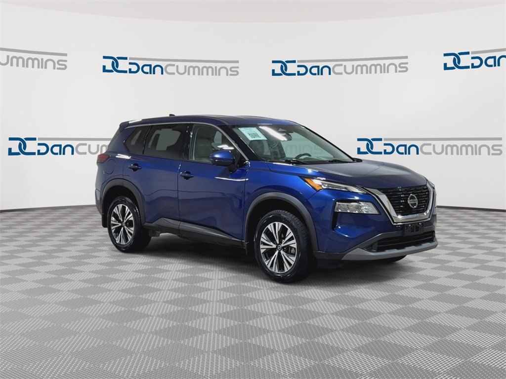 Used 2021 Nissan Rogue SV image 3
