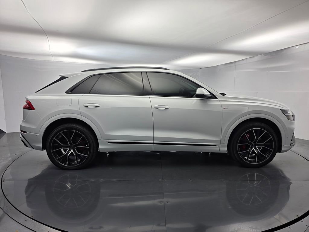 Used 2023 Audi Q8 Premium Plus w/ Premium Plus Package AWD/4WD image 3
