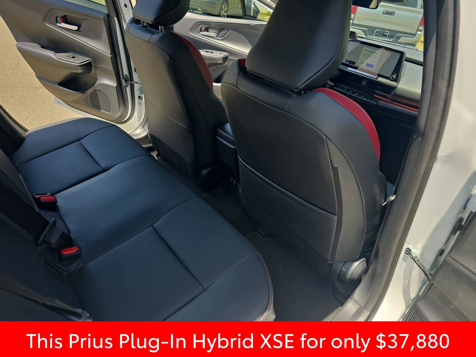 Used 2026 Toyota Prius Plug-In Hybrid FWD image 18