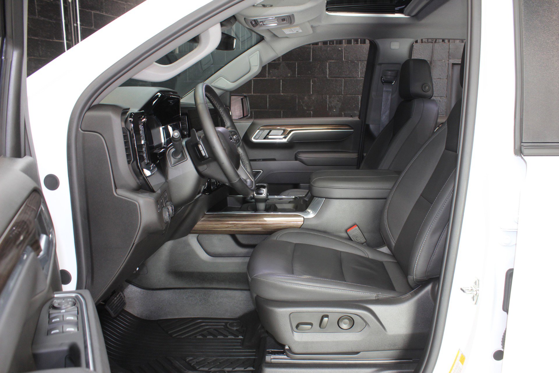 Used 2025 Chevrolet Silverado 1500 RST w/ RST All Star Premium Package image 36