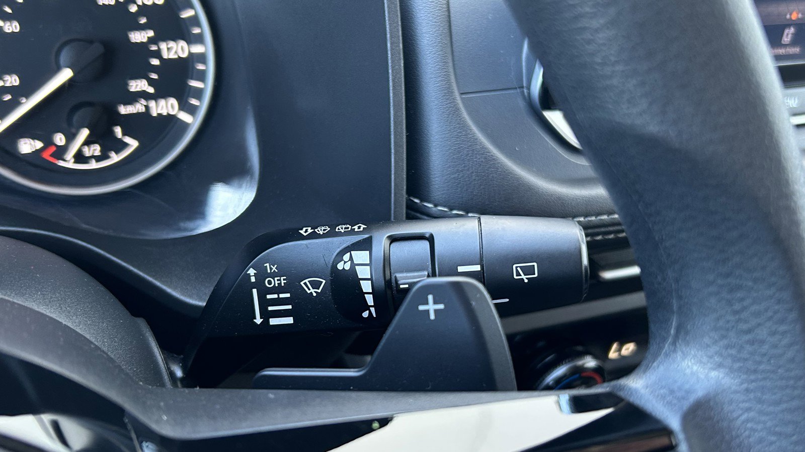Used 2023 Nissan Rogue SV image 25