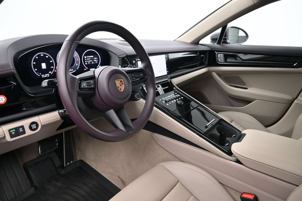 Certified 2024 Porsche Panamera image 4