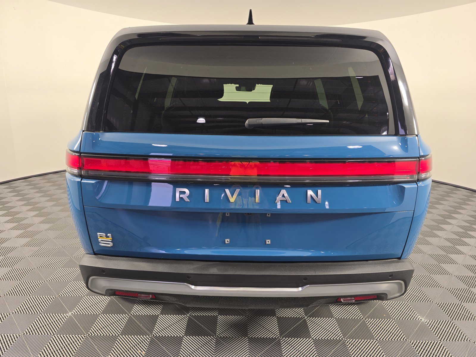 Used 2022 Rivian R1S Launch Edition image 4