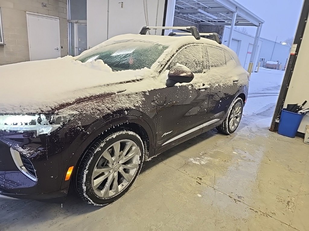 Used 2023 Buick Envision Avenir image 3