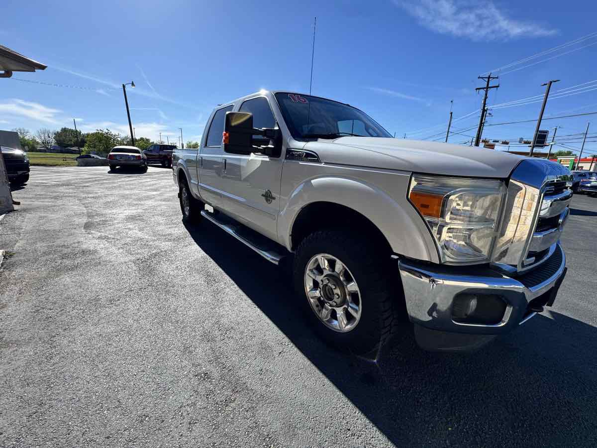 Used 2016 Ford F250 Lariat w/ Lariat Interior Package image 4