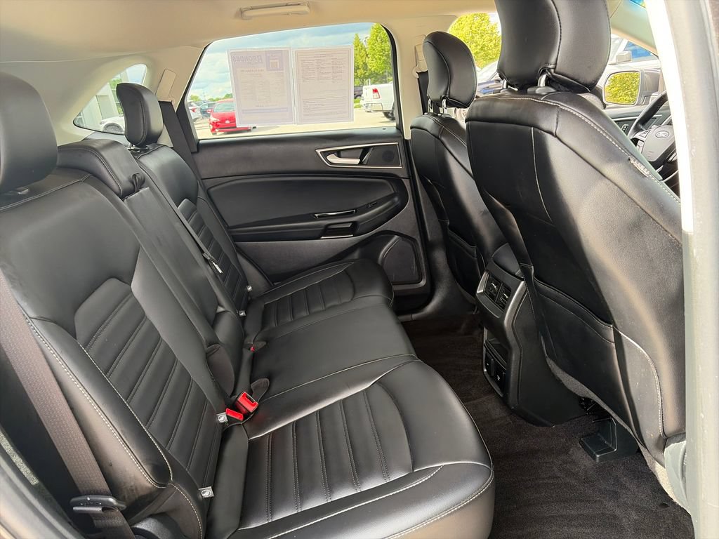 Used 2019 Ford Edge SEL w/ Equipment Group 201A AWD/4WD image 32