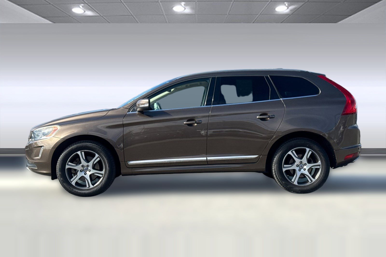 Used 2015 Volvo XC60 T6 Platinum AWD/4WD image 2
