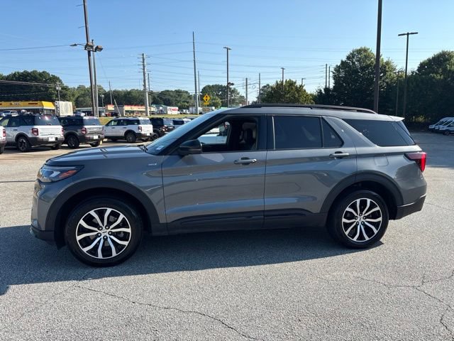 Certified 2025 Ford Explorer ST-Line AWD/4WD image 5
