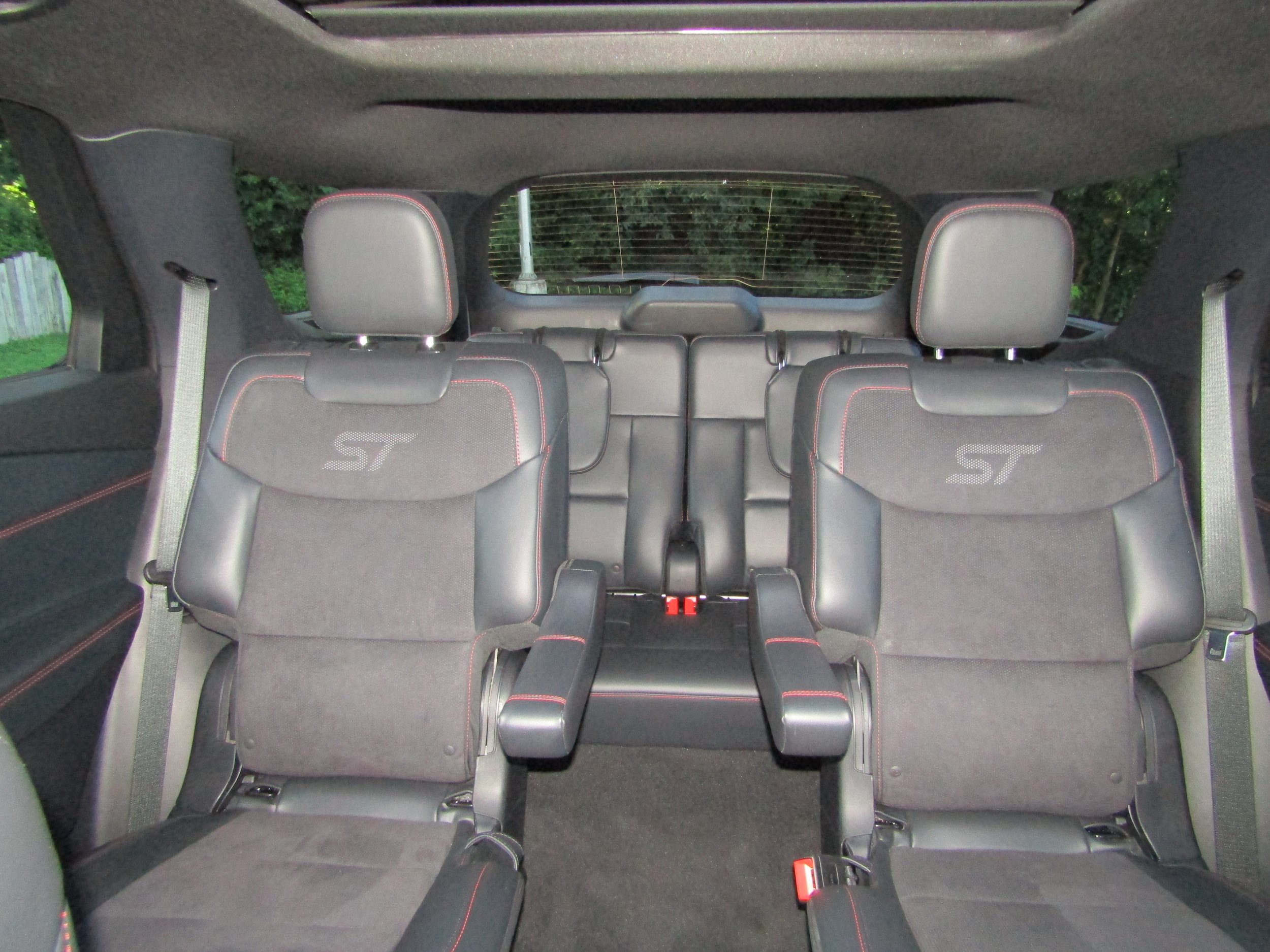 Used 2025 Ford Explorer ST w/ Sun And Sound Package AWD/4WD image 15