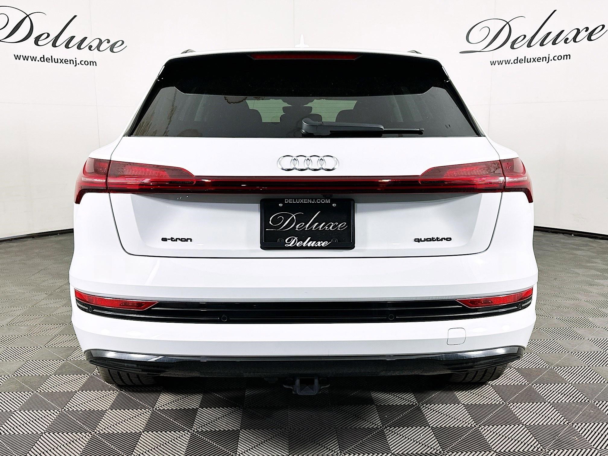 Used 2022 Audi e-tron Premium w/ Convenience Plus Package image 5