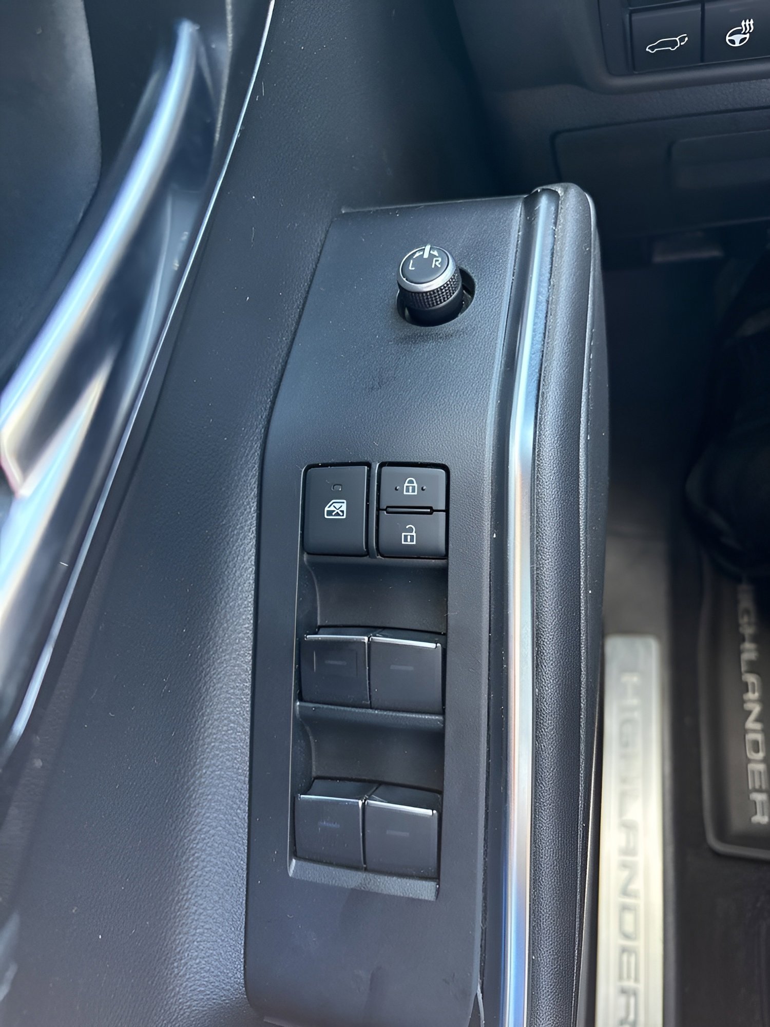 Used 2020 Toyota Highlander Limited AWD/4WD image 29