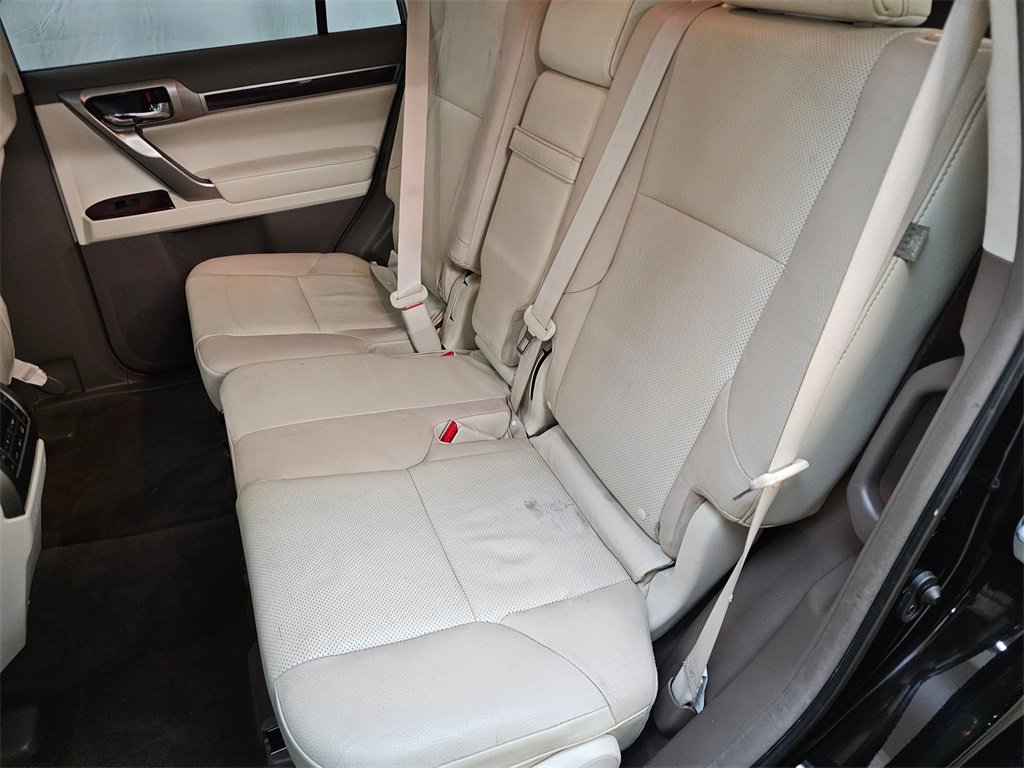 Used 2019 Lexus GX 460 image 17