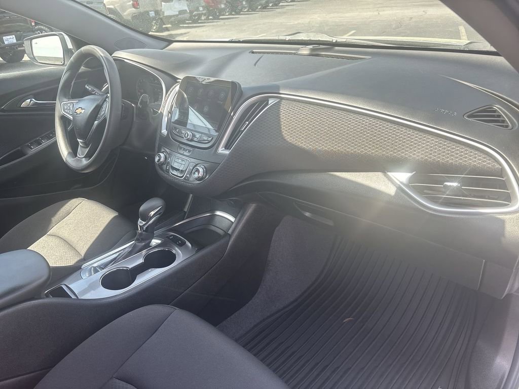 Certified 2021 Chevrolet Malibu LS image 27