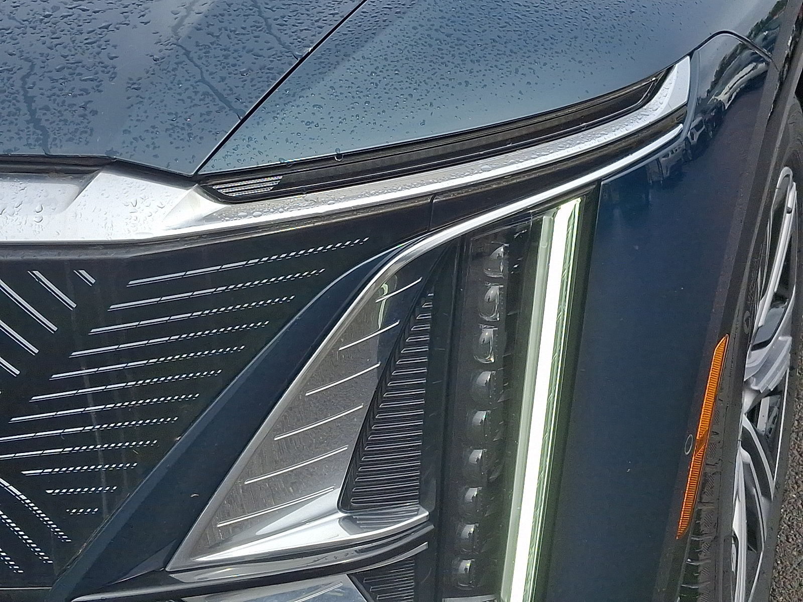 Certified 2024 Cadillac Lyriq Luxury AWD/4WD image 9