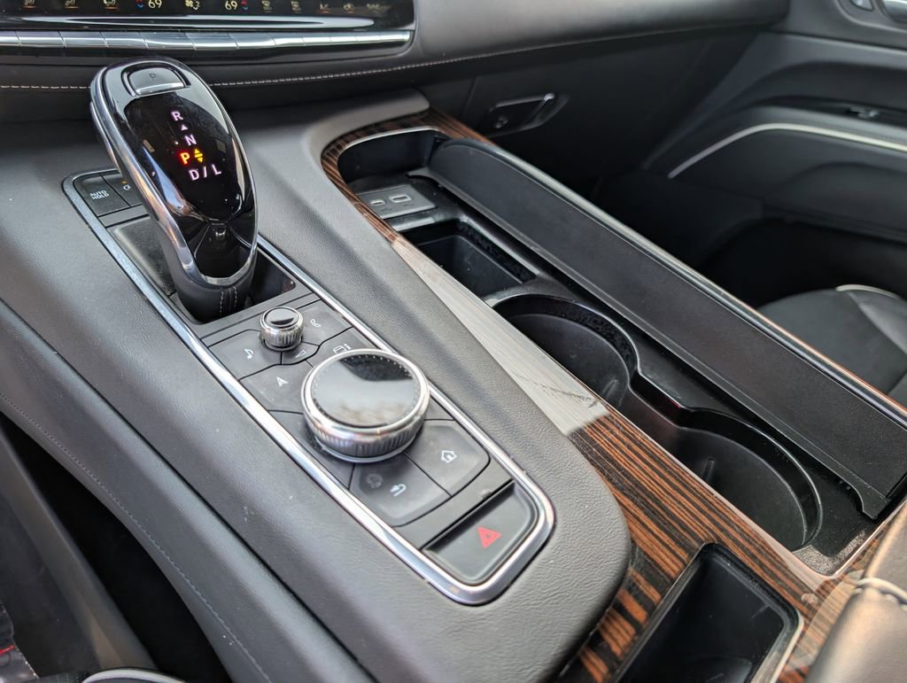Used 2023 Cadillac Escalade Premium Luxury image 29