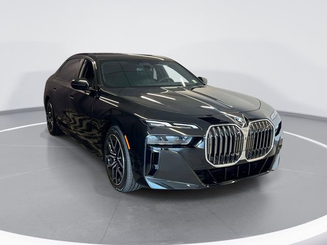 Used 2024 BMW 760i xDrive AWD/4WD image 3