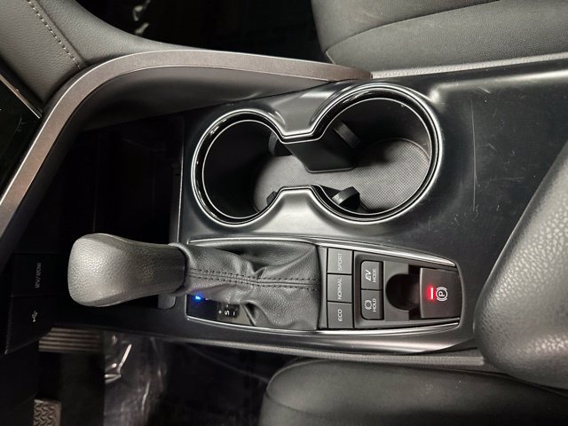Used 2020 Toyota Camry LE FWD image 16