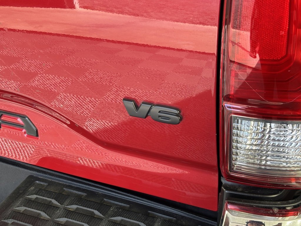 Used 2017 Toyota Tacoma TRD Off-Road w/ Tow Package image 10