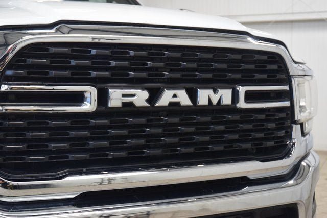 Used 2024 RAM 3500 SLT w/ Quick Order Package 2YG SLT AWD/4WD image 5