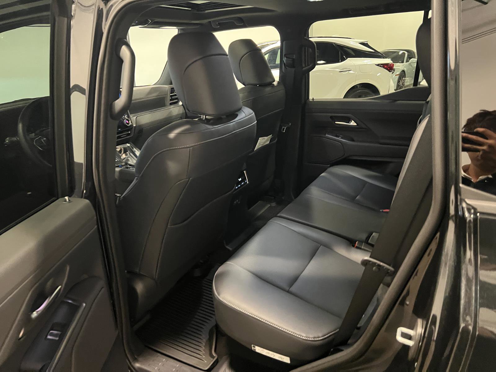Used 2026 Lexus GX 550 w/ Accessory Package (2T) AWD/4WD image 28