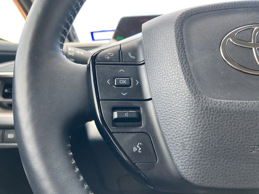 Used 2023 Toyota Prius Limited w/ Limited Premium Package FWD image 14