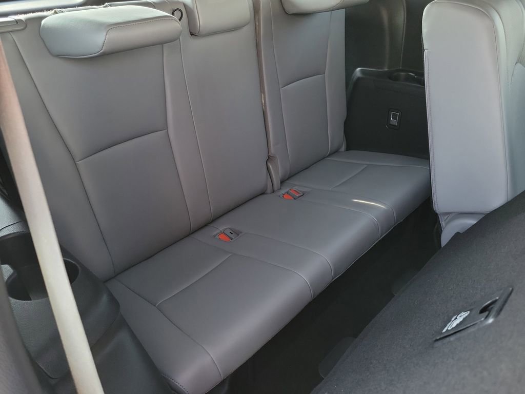 Used 2022 Toyota Highlander Limited image 25