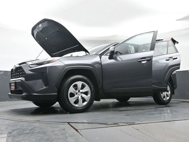 Used 2023 Toyota RAV4 LE AWD/4WD image 43