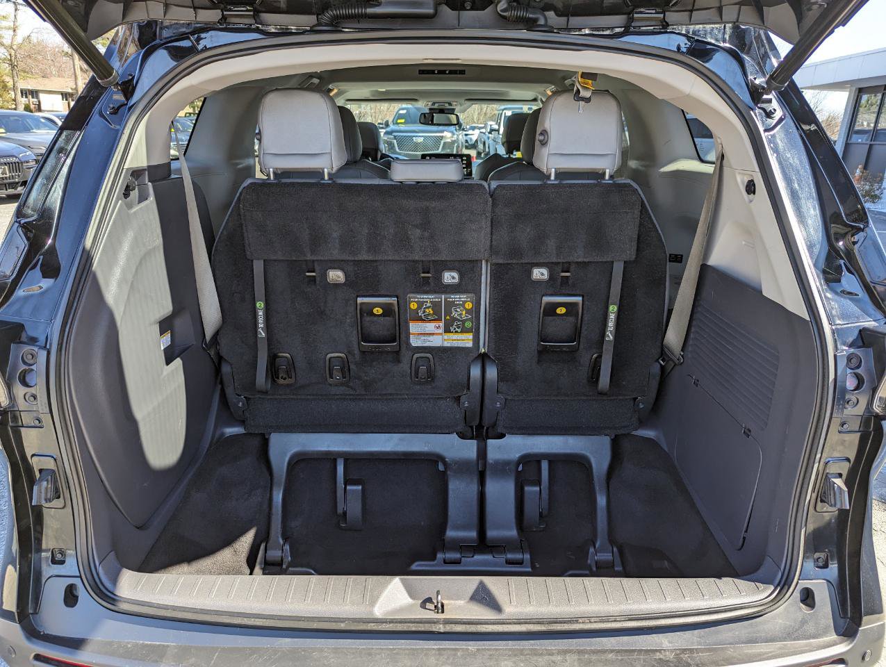 Used 2021 Toyota Sienna XLE image 41