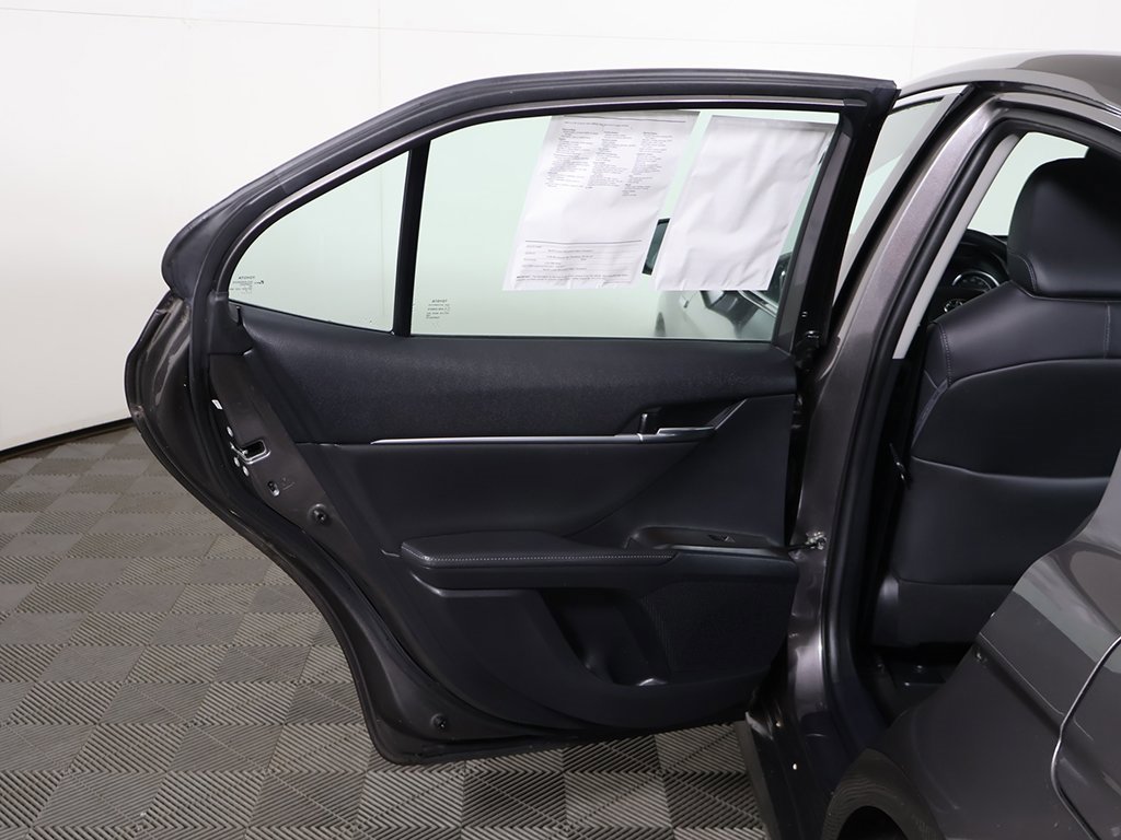 Used 2021 Toyota Camry XLE w/ Navigation Upgrade Package image 23