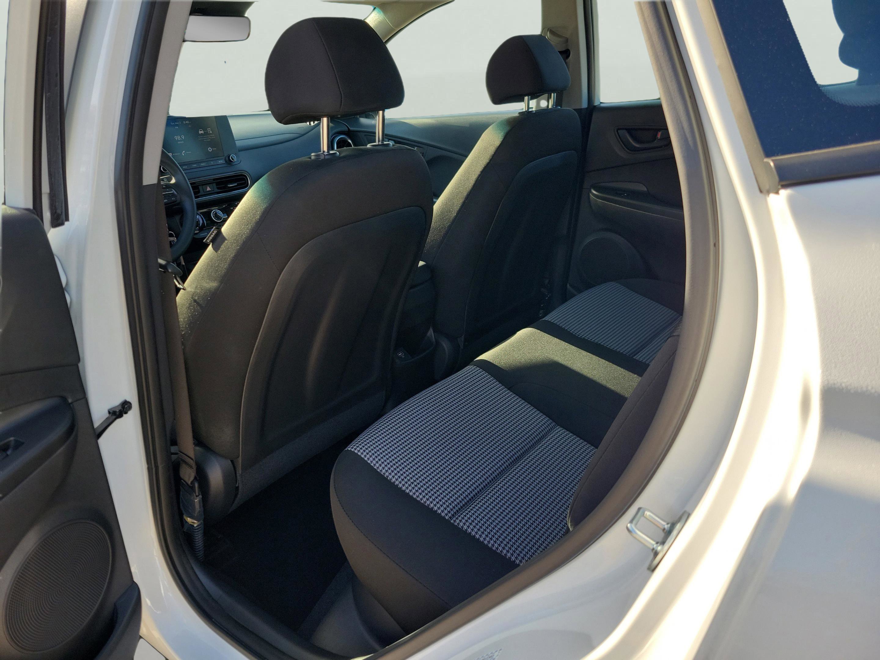 Certified 2023 Hyundai Kona SE w/ Cargo Package image 9