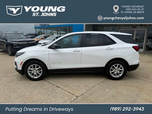 Used 2024 Chevrolet Equinox LS w/ LS Convenience Package FWD image 2