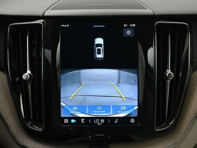 Used 2022 Volvo XC60 B5 Inscription w/ Climate Package image 21