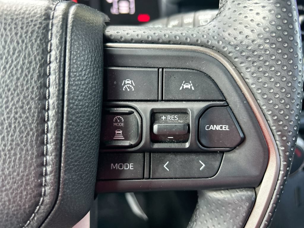 Certified 2025 Toyota 4Runner SR5 AWD/4WD image 27