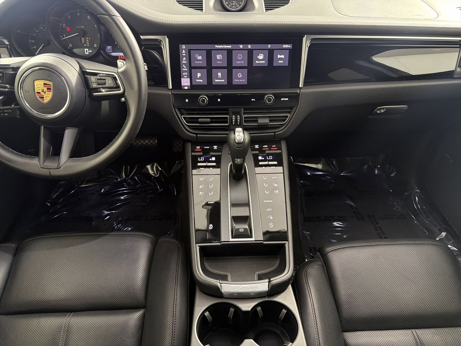 Used 2022 Porsche Macan w/ Premium Package Plus image 22