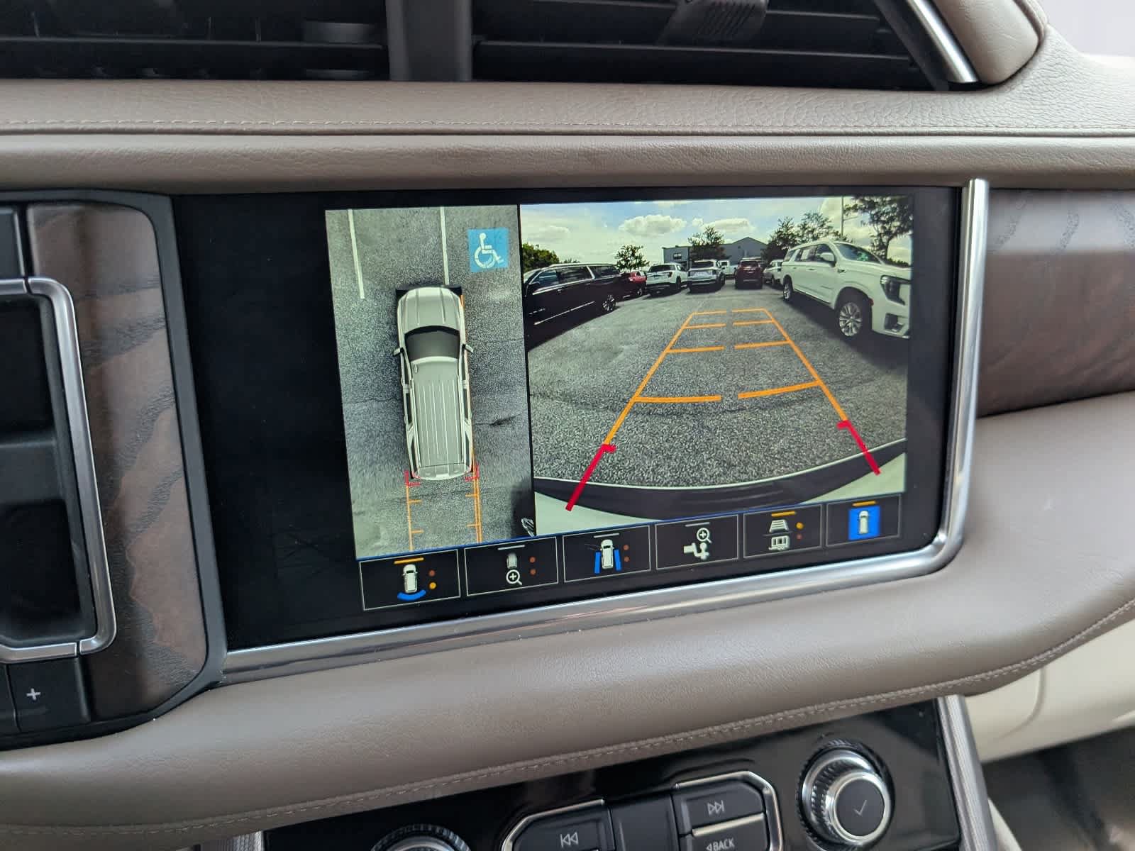 Certified 2022 GMC Yukon Denali AWD/4WD image 32