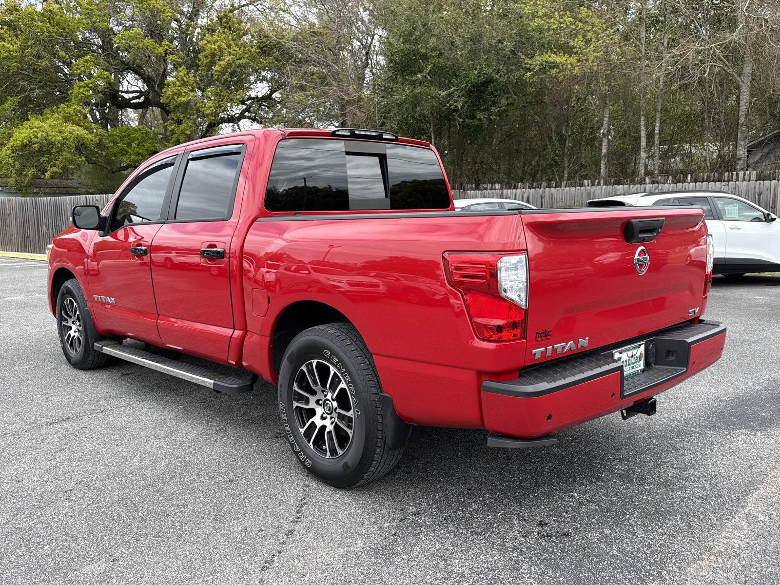 Used 2020 Nissan Titan SV w/ SV Convenience Package image 3