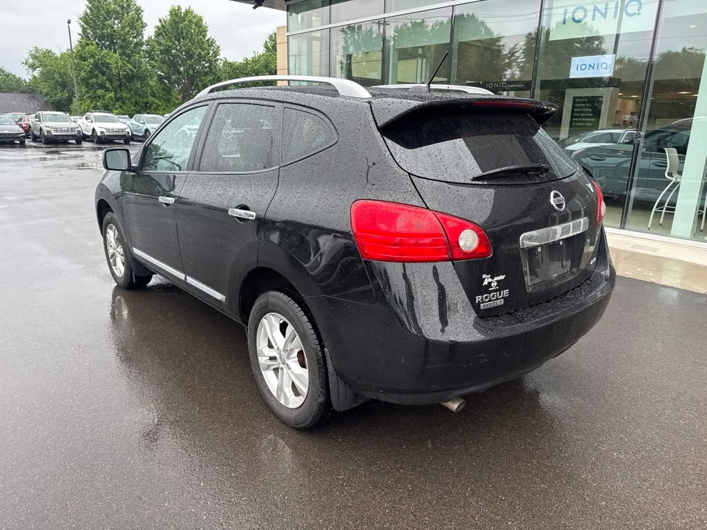Used 2015 Nissan Rogue S w/ Convenience Package AWD/4WD image 7