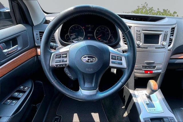 Used 2014 Subaru Outback 2.5i Limited w/ Moonroof Package AWD/4WD image 5