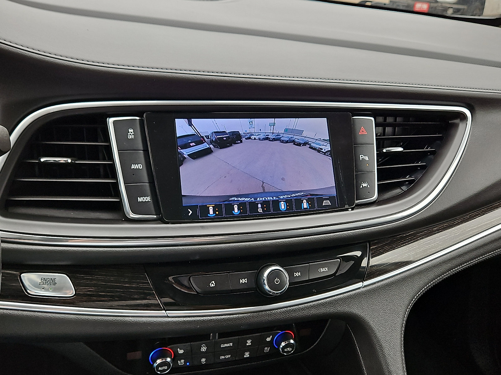 Used 2020 Buick Enclave Avenir w/ Avenir Technology Package AWD/4WD image 18