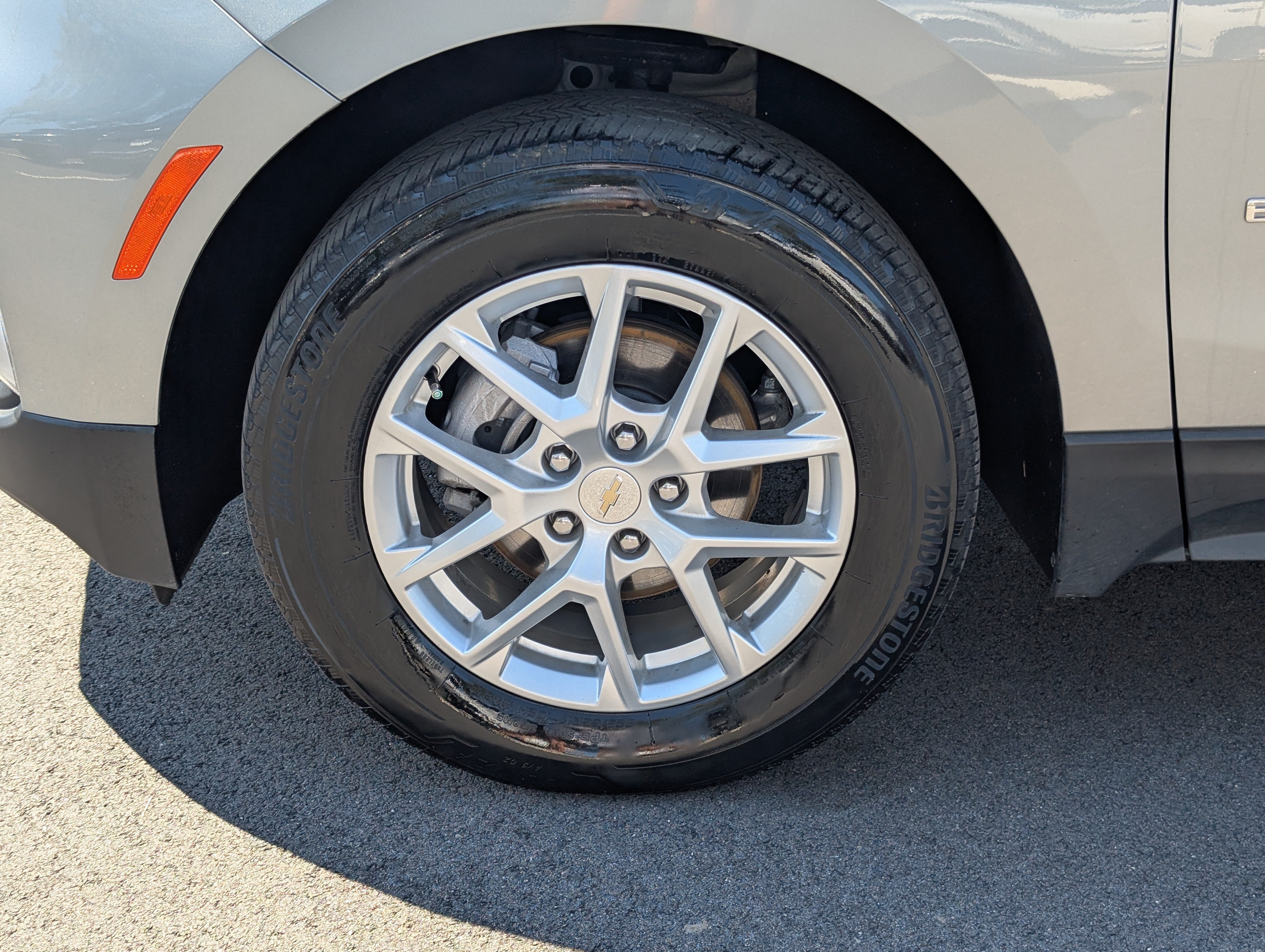 Used 2024 Chevrolet Equinox LT AWD/4WD image 13