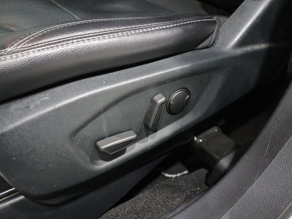 Used 2019 Ford Explorer Limited w/ Class III Trailer Tow Package image 12