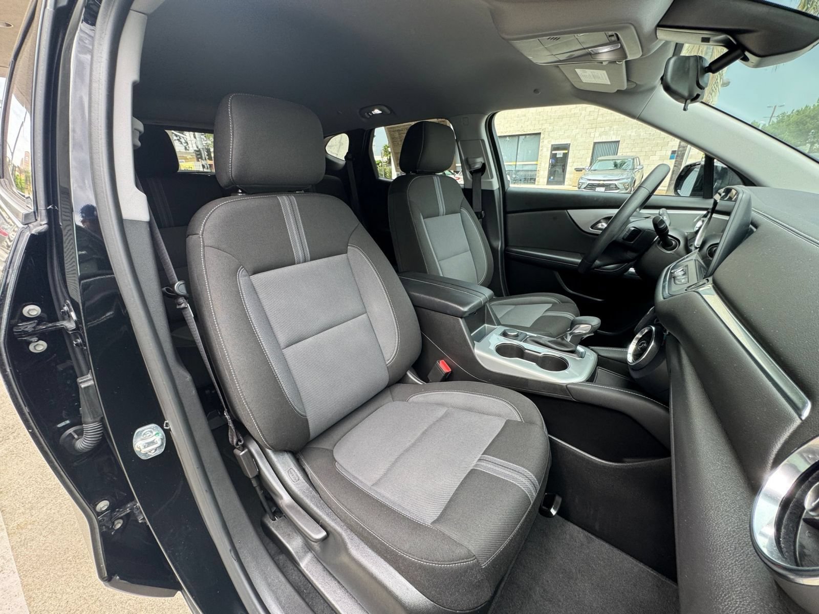 Used 2025 Chevrolet Blazer LT FWD image 36