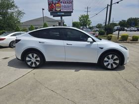 Used 2023 Tesla Model Y Long Range AWD/4WD image 2