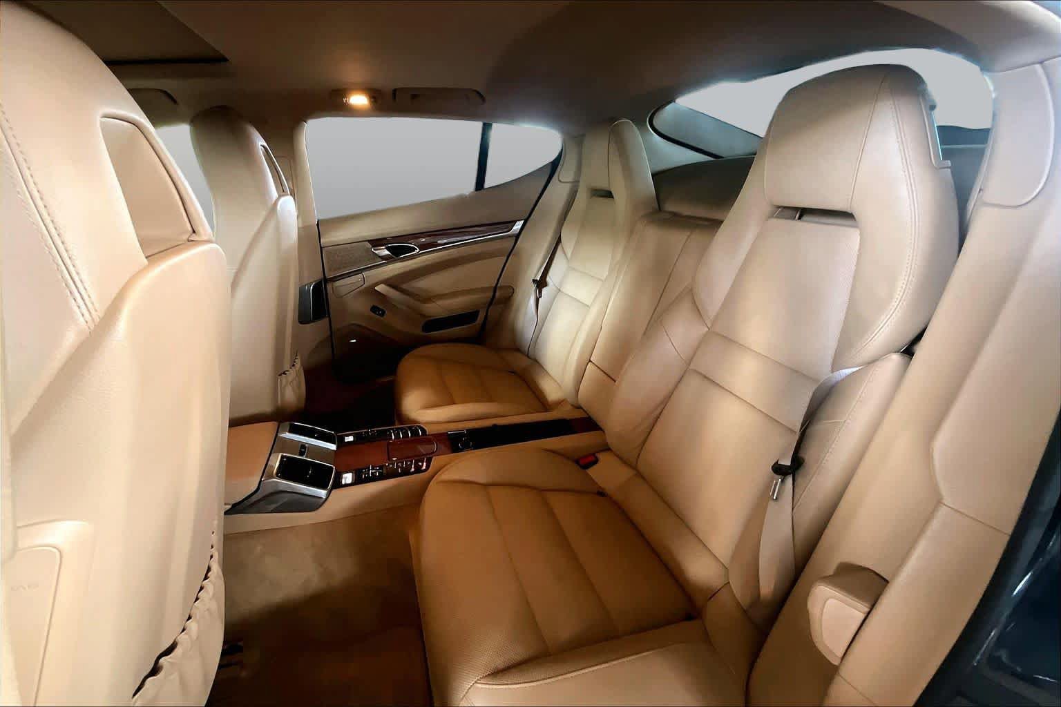 Used 2014 Porsche Panamera RWD image 18