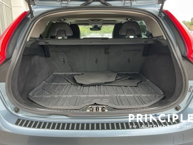 Used 2018 Volvo V60 T5 Cross Country w/ Convenience Package AWD/4WD image 12