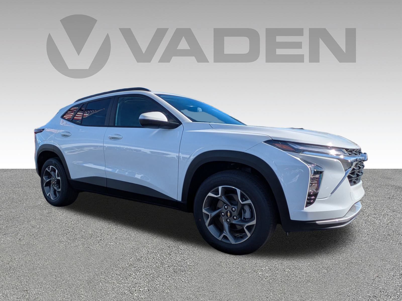 New 2026 Chevrolet Trax LT w/ Driver Confidence Package FWD image 3