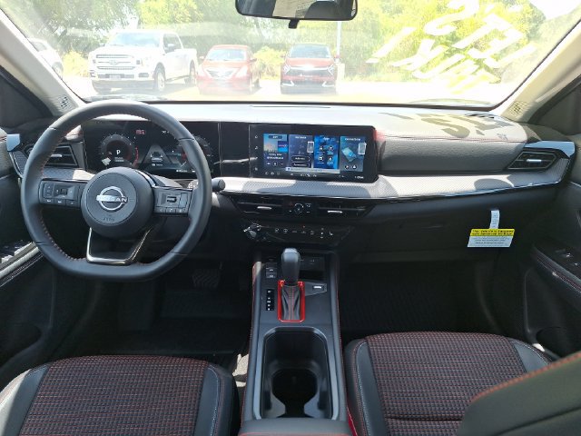 New 2026 Nissan Kicks SR w/ Cold Weather Package FWD image 12