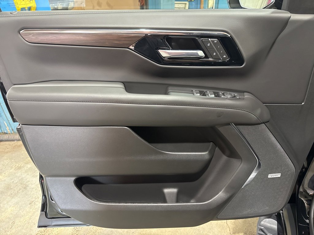New 2026 Chevrolet Suburban Z71 w/ Comfort Package image 20