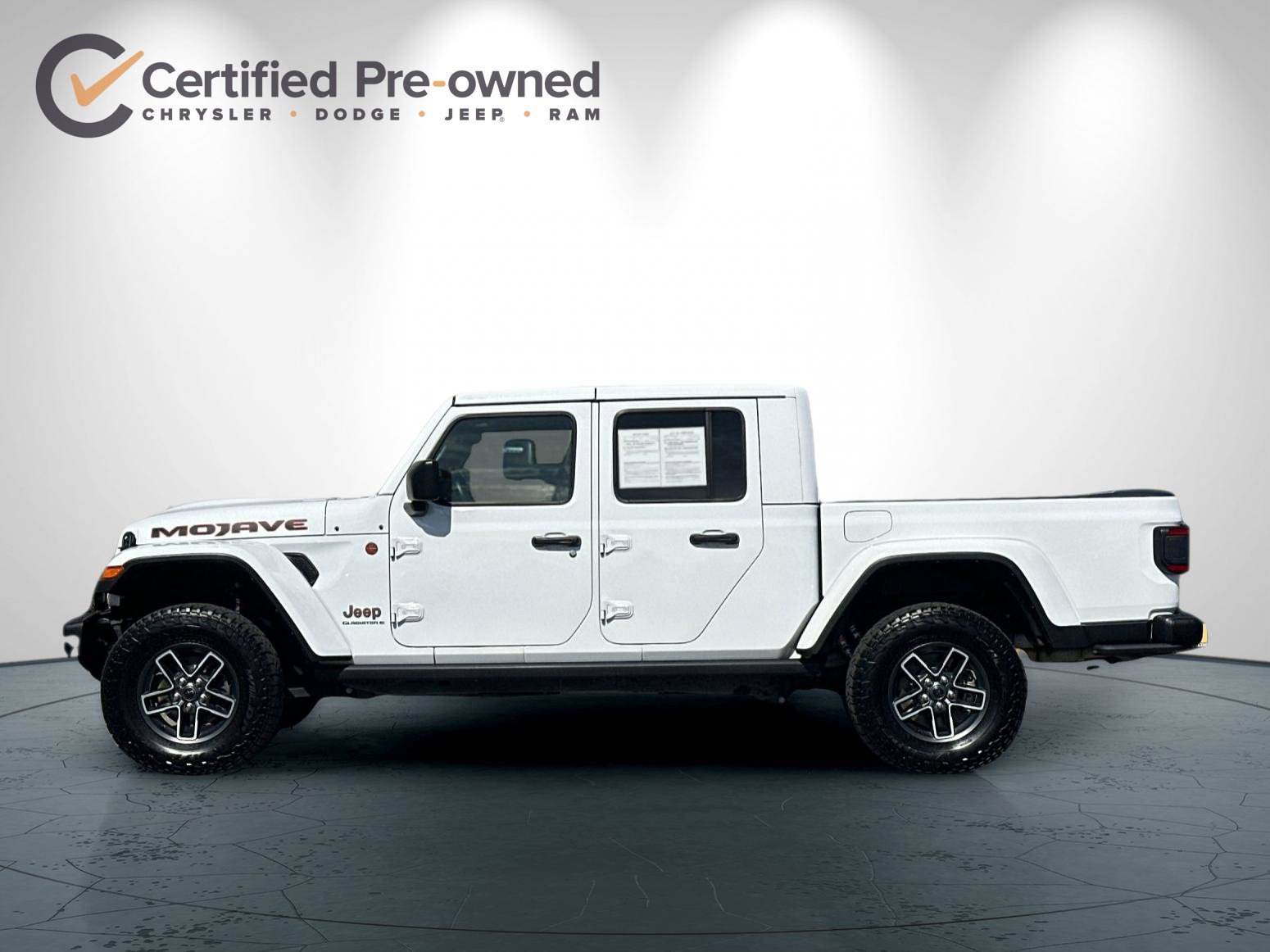 Used 2024 Jeep Gladiator Mojave AWD/4WD image 7